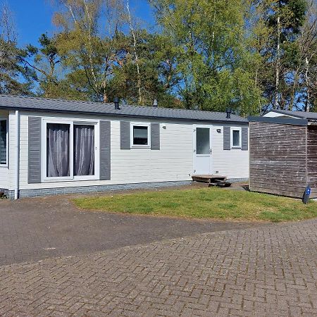 Ruim En Gezellig Chalet Voor 2 Personen Op De Veluwe Recreatiepark De Oude Driest プッテン エクステリア 写真