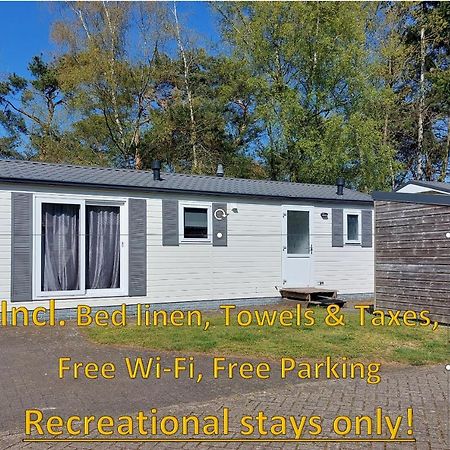 Ruim En Gezellig Chalet Voor 2 Personen Op De Veluwe Recreatiepark De Oude Driest プッテン エクステリア 写真
