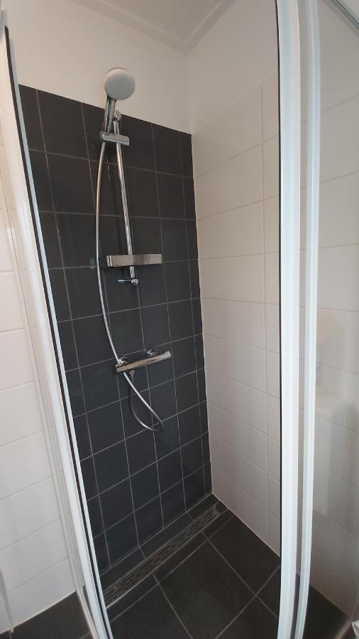 Ruim En Gezellig Chalet Voor 2 Personen Op De Veluwe Recreatiepark De Oude Driest プッテン エクステリア 写真