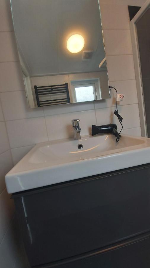 Ruim En Gezellig Chalet Voor 2 Personen Op De Veluwe Recreatiepark De Oude Driest プッテン エクステリア 写真