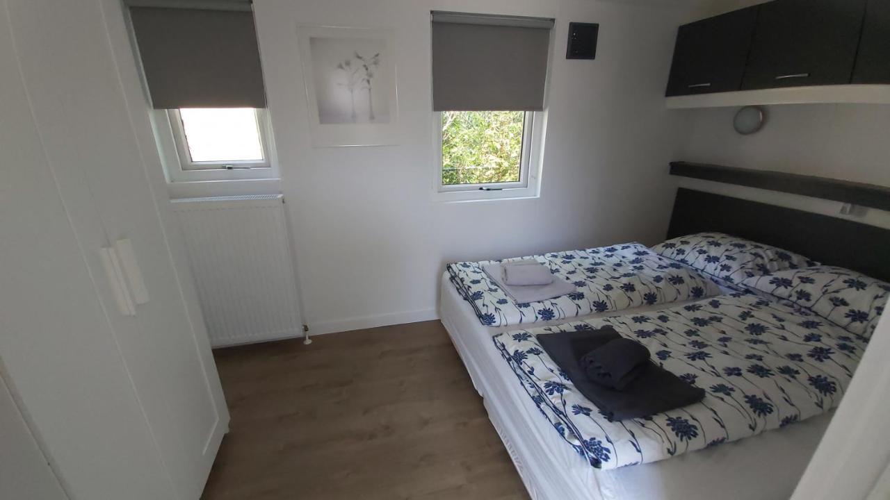 Ruim En Gezellig Chalet Voor 2 Personen Op De Veluwe Recreatiepark De Oude Driest プッテン エクステリア 写真