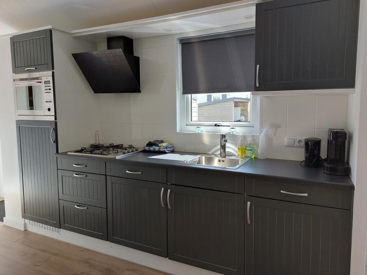 Ruim En Gezellig Chalet Voor 2 Personen Op De Veluwe Recreatiepark De Oude Driest プッテン エクステリア 写真