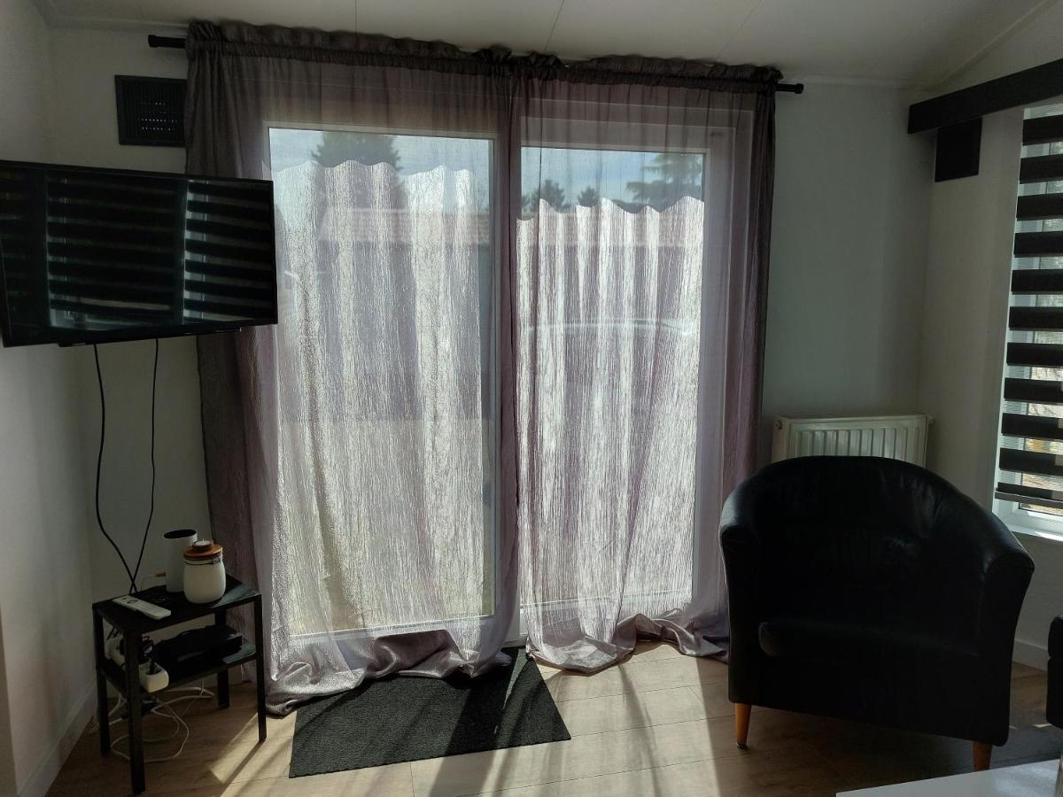 Ruim En Gezellig Chalet Voor 2 Personen Op De Veluwe Recreatiepark De Oude Driest プッテン エクステリア 写真