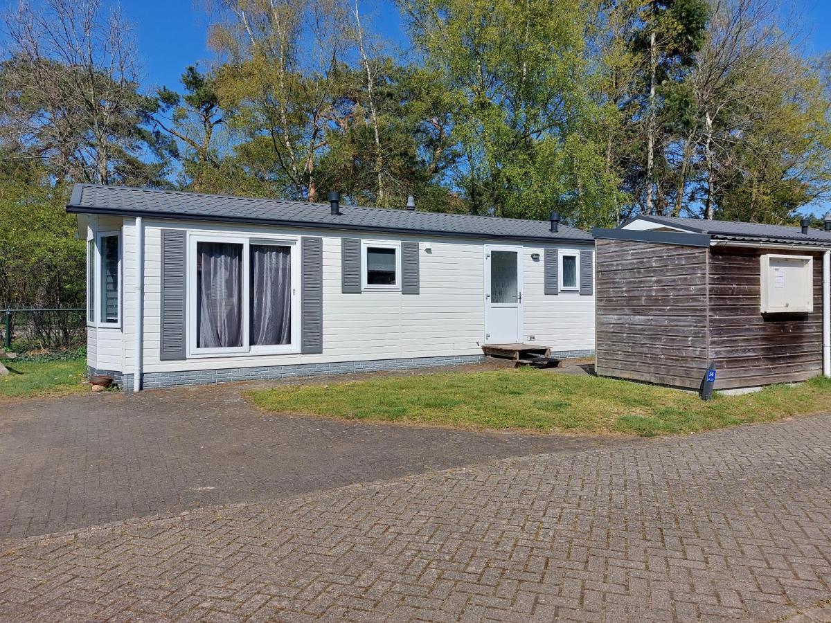 Ruim En Gezellig Chalet Voor 2 Personen Op De Veluwe Recreatiepark De Oude Driest プッテン エクステリア 写真