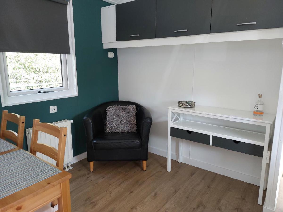 Ruim En Gezellig Chalet Voor 2 Personen Op De Veluwe Recreatiepark De Oude Driest プッテン エクステリア 写真